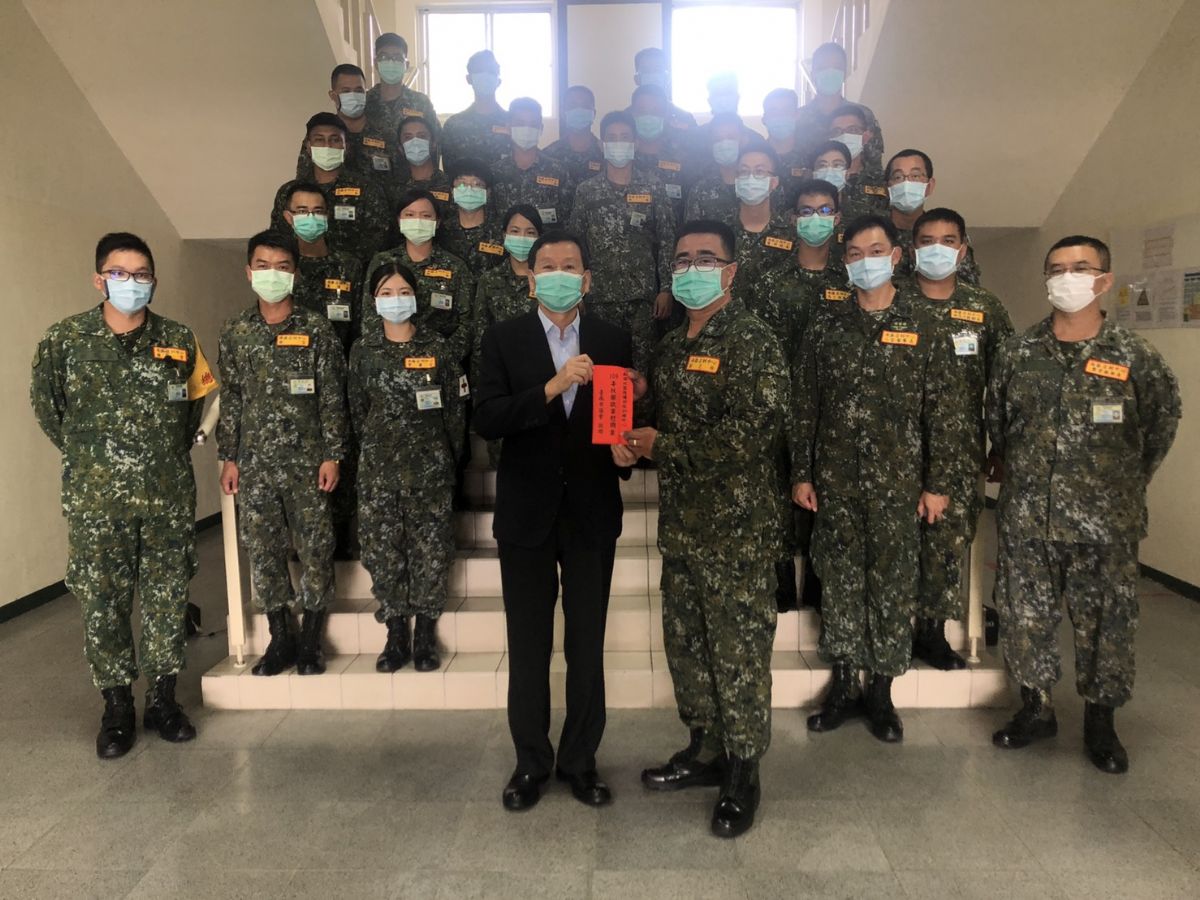 軍民同心  南市議會到空軍基地勞軍