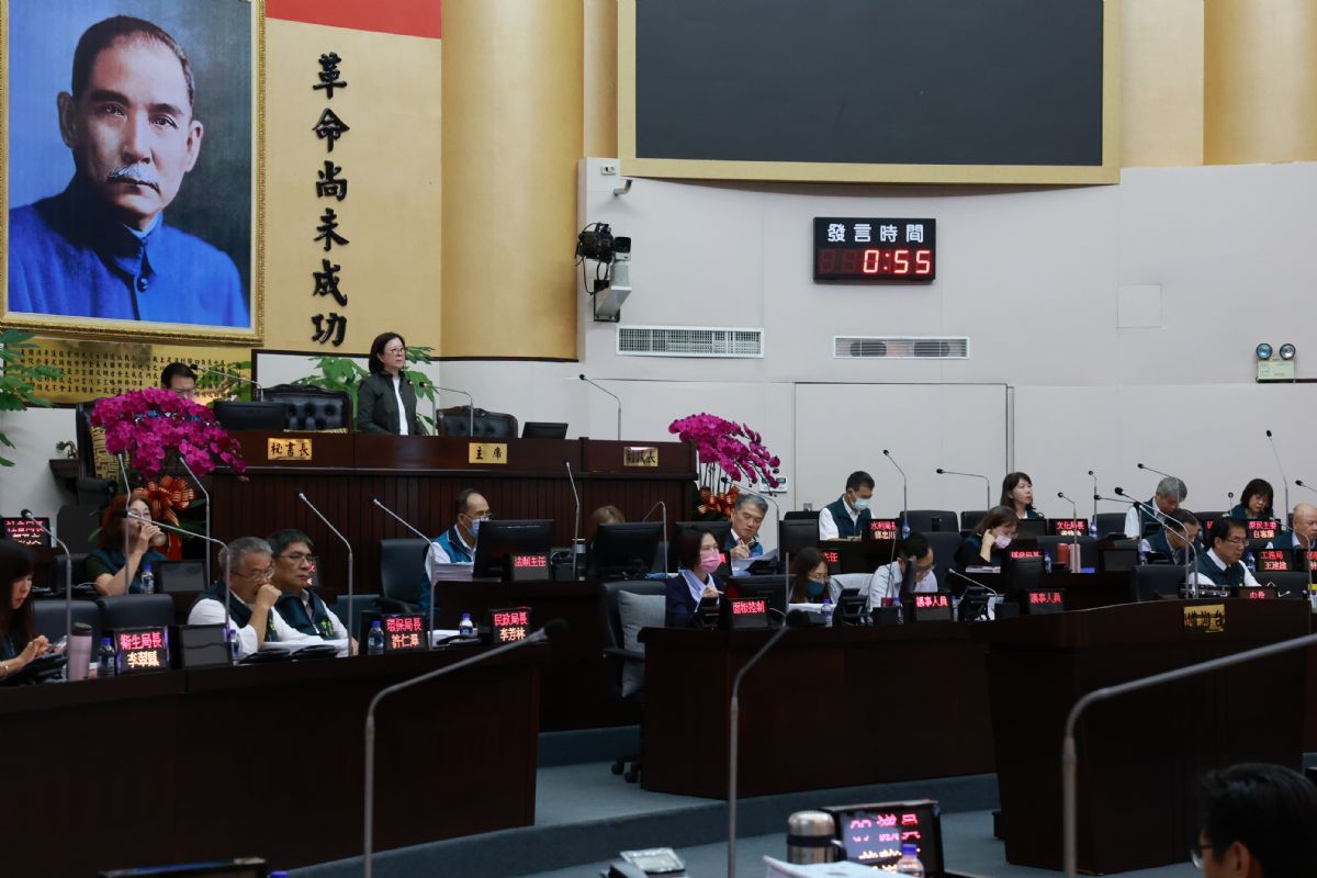 為順利完成市總預算審查，臺南市議會定期會延長至14日閉會