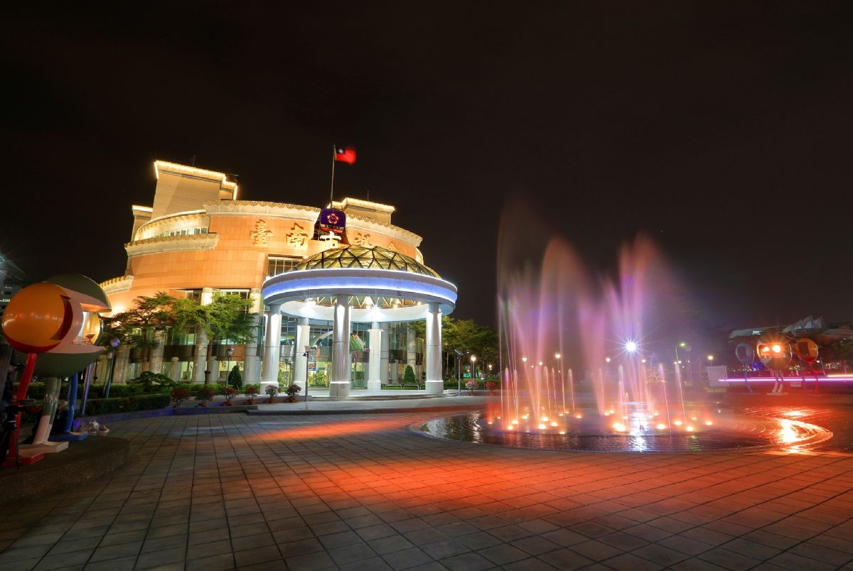 臺南市議會夜晚愈晚愈美麗