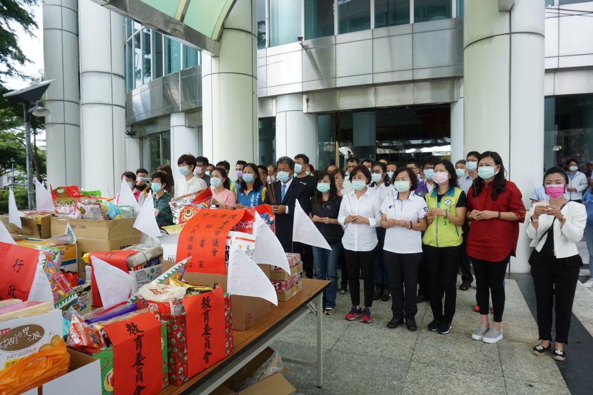 南市議會辦中元普渡  郭信良議長祈願在疫情之下保平安