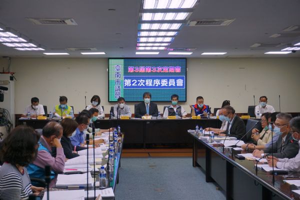 程委會審編市府提案，8.5億墊付預算全部提請大會審議