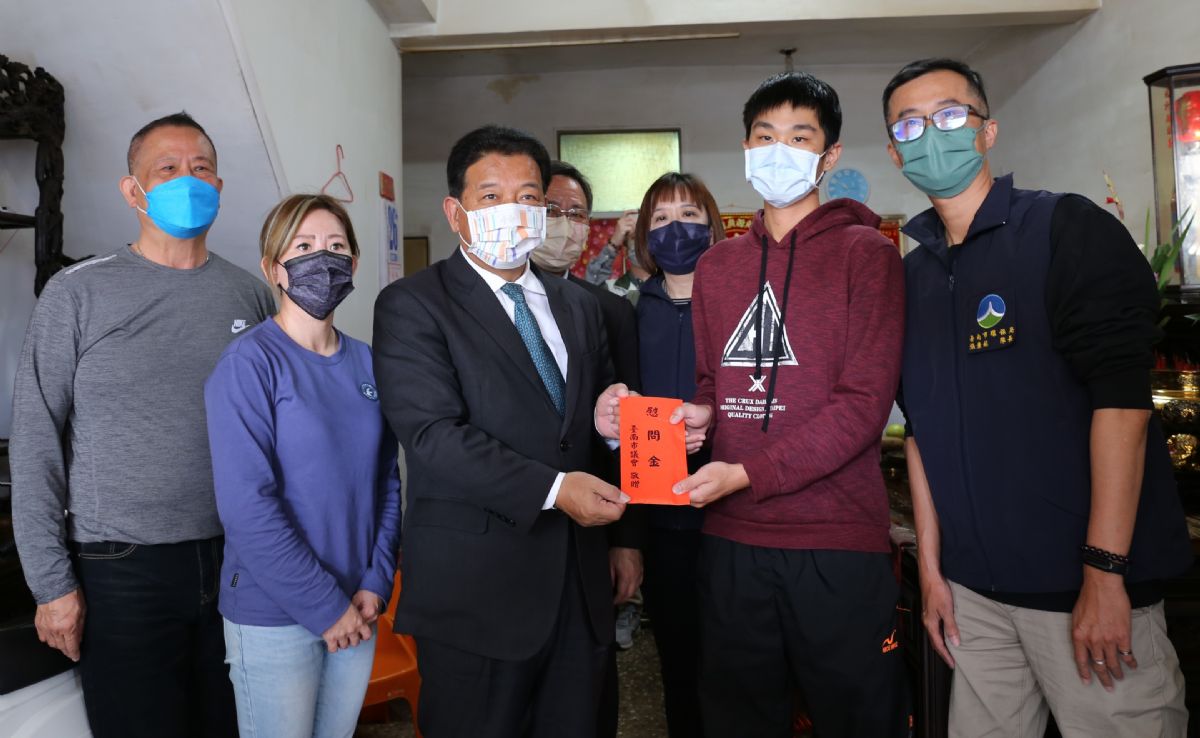 醫藥費拖垮全家經濟  南市議會慰問