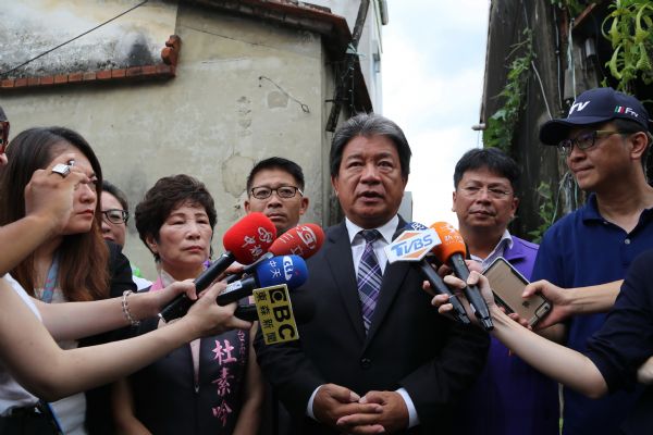 關廟民宅深夜惡火釀4死 郭信良議長致贈20萬慰問金協助家屬度難關
