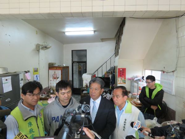 下營祖孫3人清晨葬身火窟，郭議長前往慰問家屬