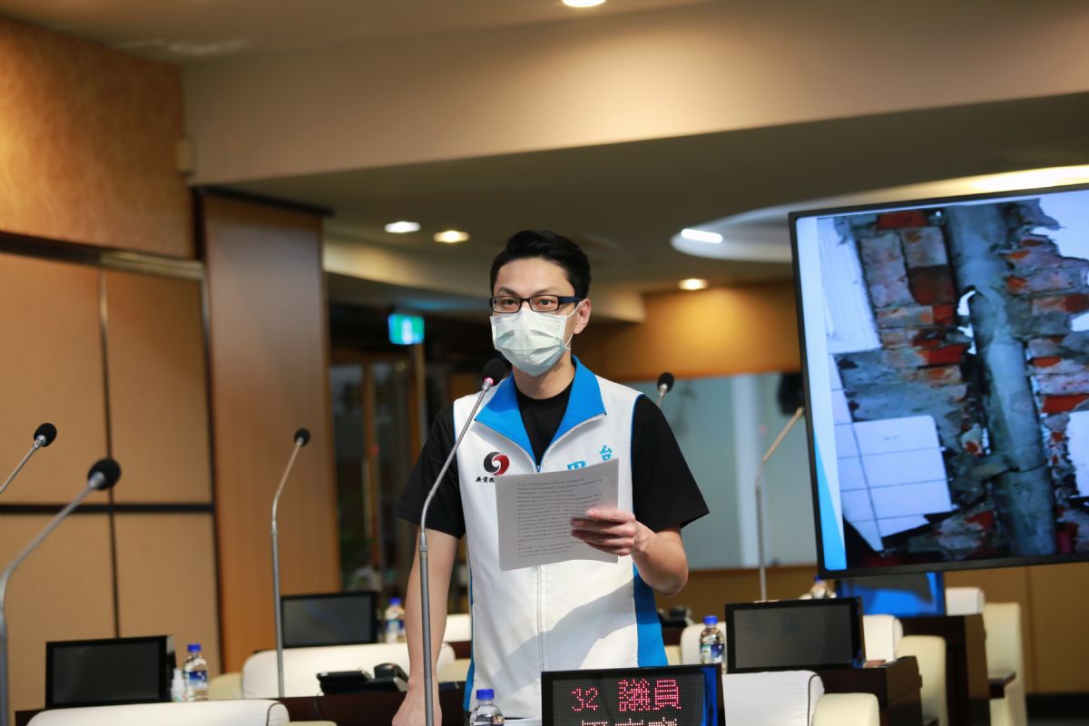 議員周奕齊質詢-質疑市府包庇曾文南化聯通道工程法變更