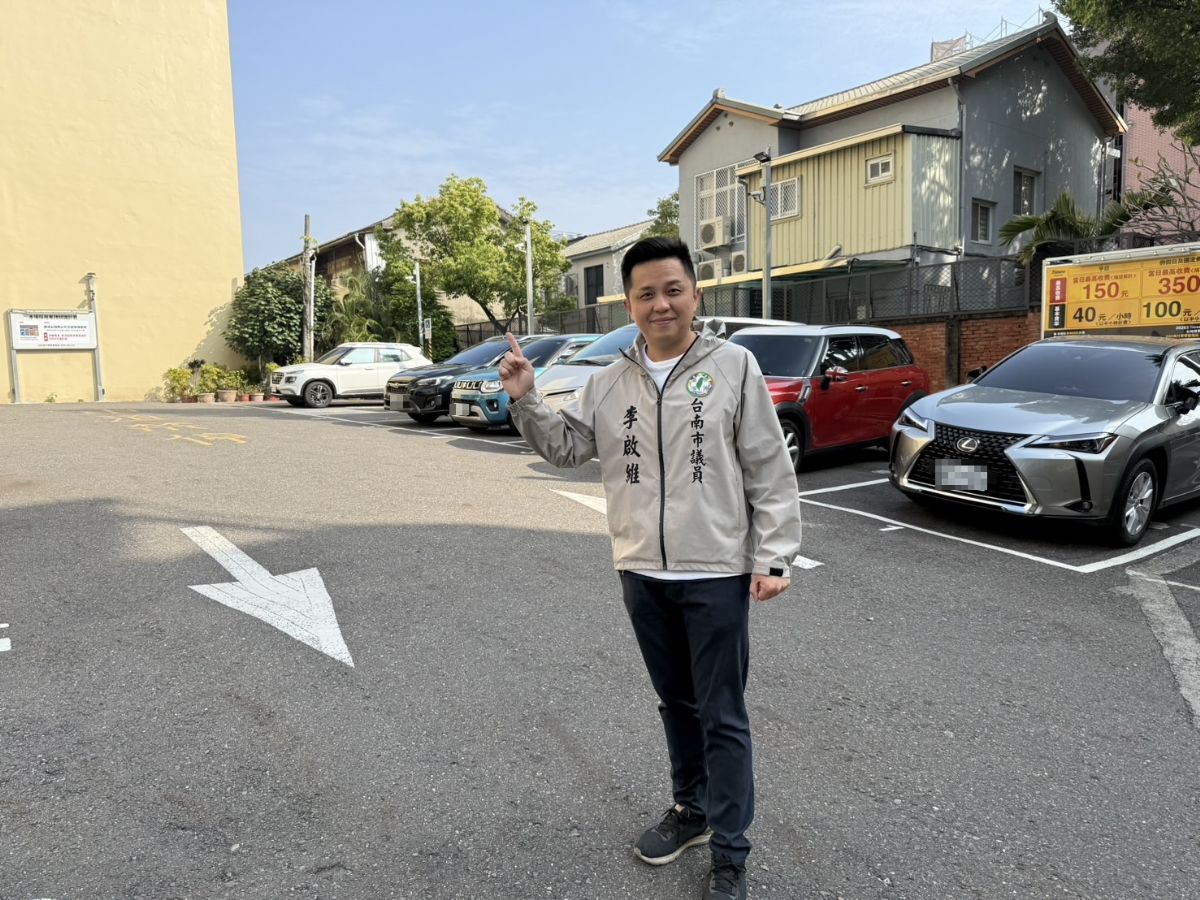 議員李啟維-紀念228設立鄭海樹案紀念碑
