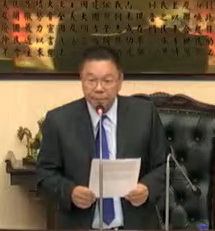 議員蔡育輝怒轟民進黨議員敲槌散會才發言,故意製造事端