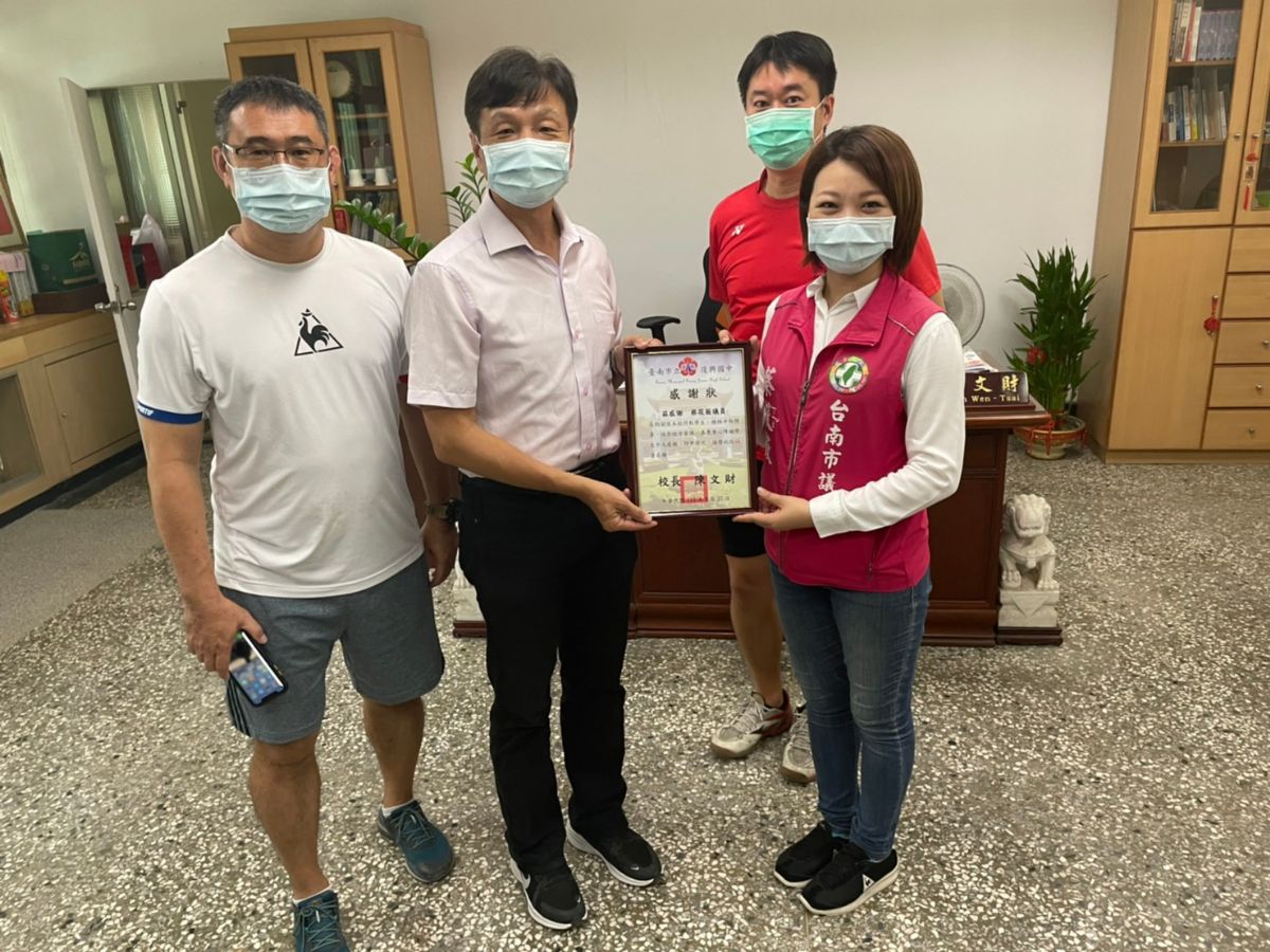 議員蔡筱薇-送愛到特教，陪伴其成長，媒合民間資源關懷特教學生