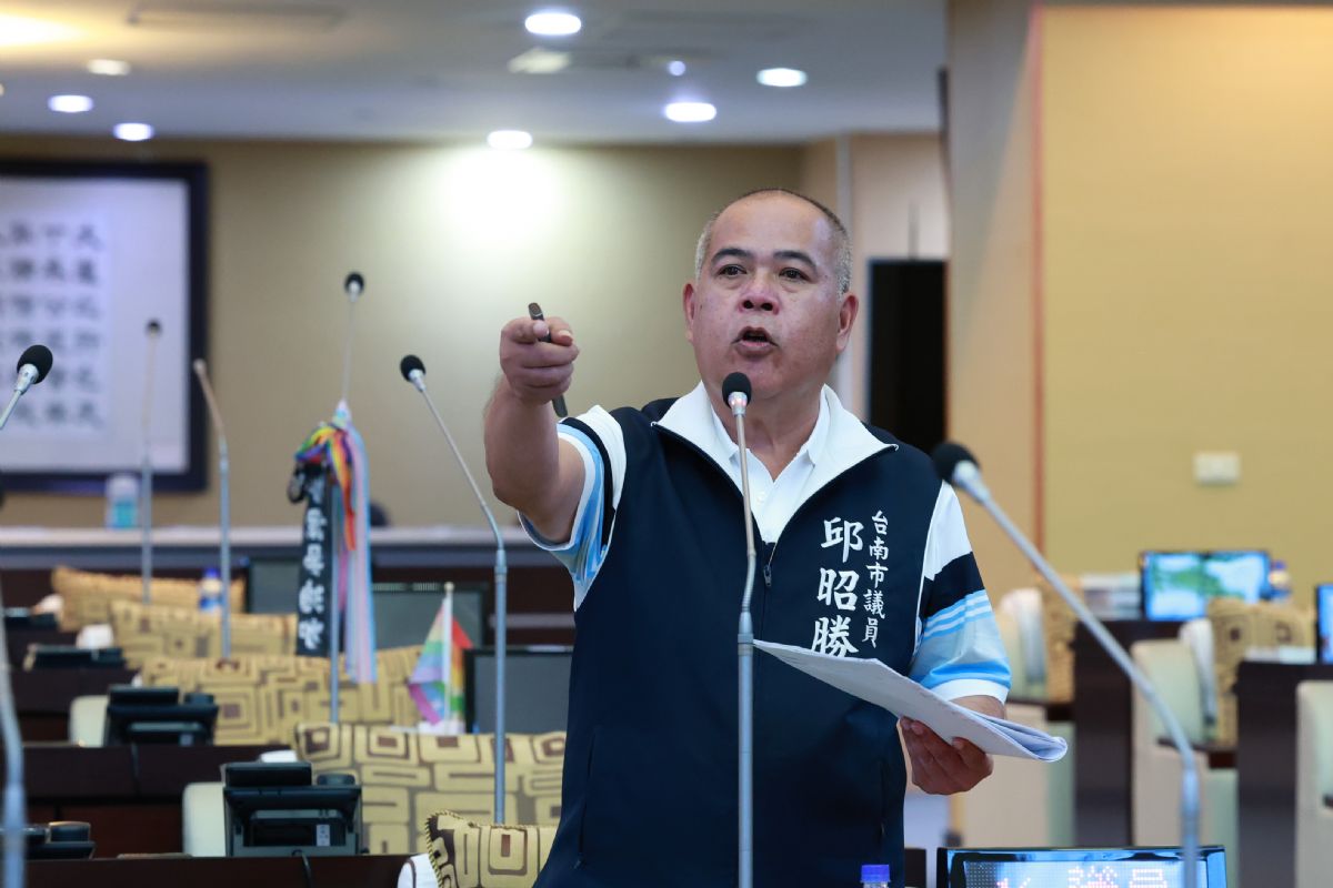 議員邱昭勝質市政總質詢-肉品市場遷移案預計118年完工