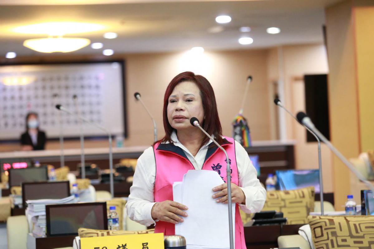 議員曾培雅市政總質詢-質疑賴清德任內台南小巨蛋飛了，今年又爭取，原因為何？