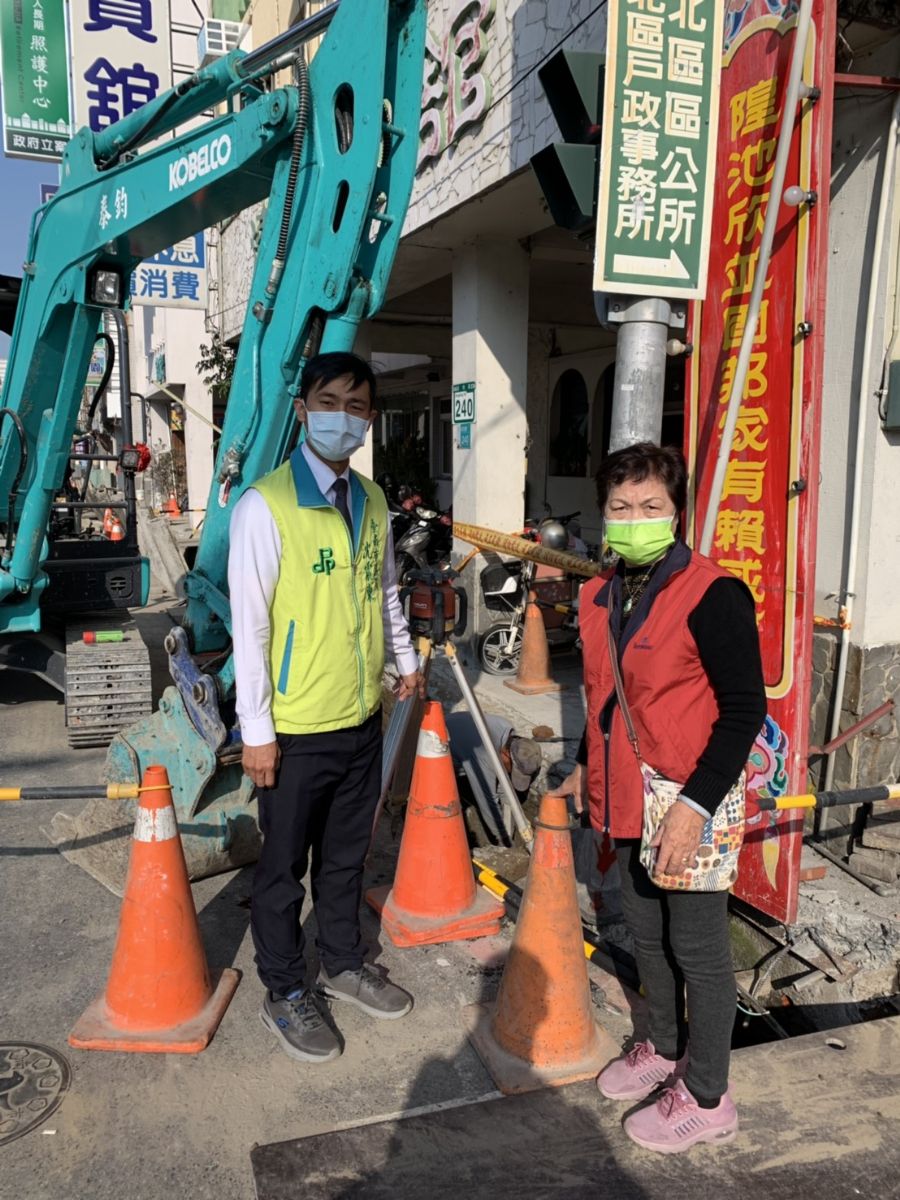 議員沈震東-重視淹水問題，偕同里長亟力爭取側溝修繕