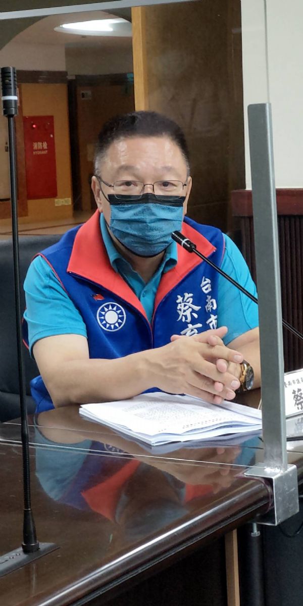 議員蔡育輝-新營市區上千坪市有土地閒置，請台南市府變更地目活化地方