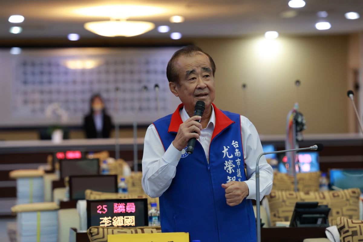 議員尤榮智市政總質詢-台南市府同意烏山頭水庫二期種電嗎?黃偉哲說,尊重民意