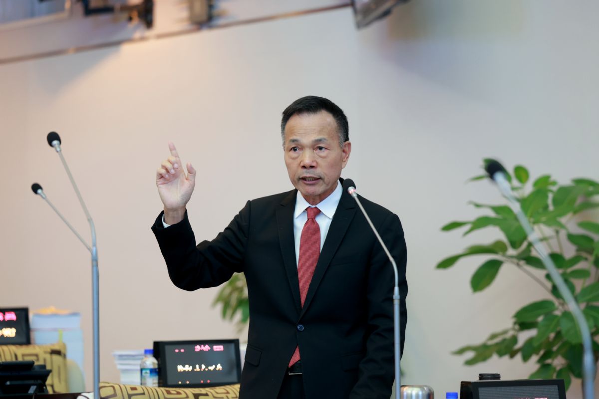 議員郭清華市政總質詢-呼籲市府正視閒置與失衡問題，加速轉型規劃、落實建設承諾！