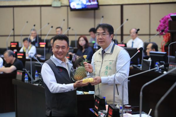 議員吳禹寰市政總質詢