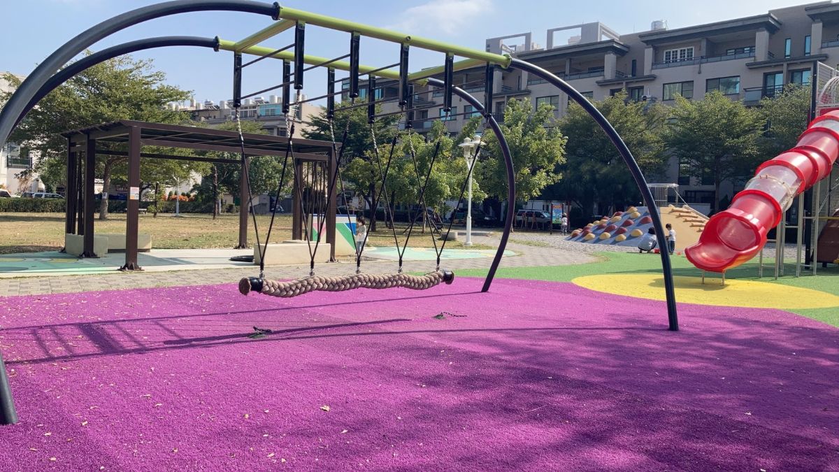 議員陳怡珍-頂美公園特色遊具「粗繩鞦韆」反覆啟用又上鎖 指出市府規劃不善
