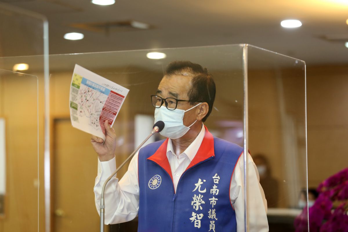 議員尤榮智市政總質詢-國際玉米飆漲，嚴重衝擊台灣鯛養殖，請黃偉哲救救台灣鯛