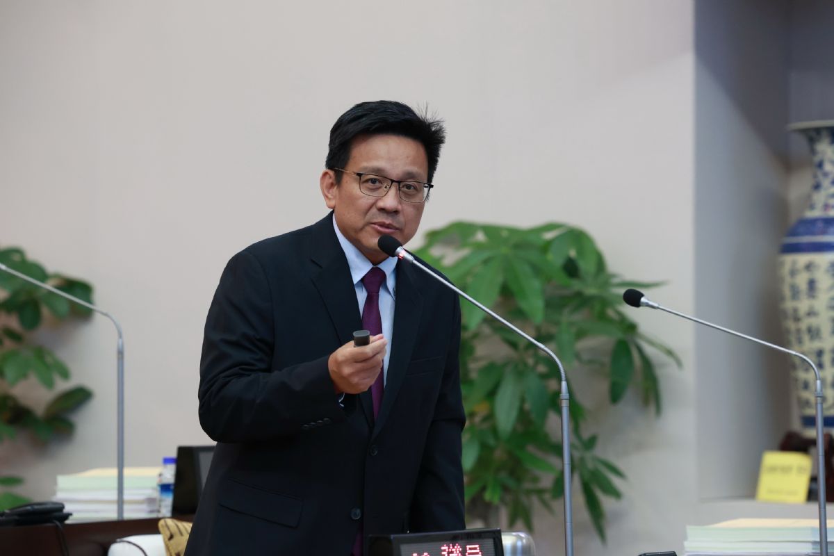 議員黄肇輝市政總質詢-要求市府需與農水署協調水利溝權屬問題)