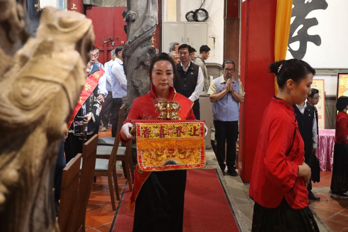 議員余柷青-9次擔任大天后宮釋奠大典迎神禮官 以虔敬之心祈願媽祖護國祐民、庇佑地方安定
