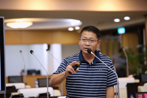 議員郭鴻儀市政總質詢