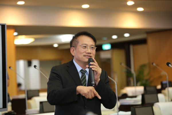 蔡旺詮議員質詢