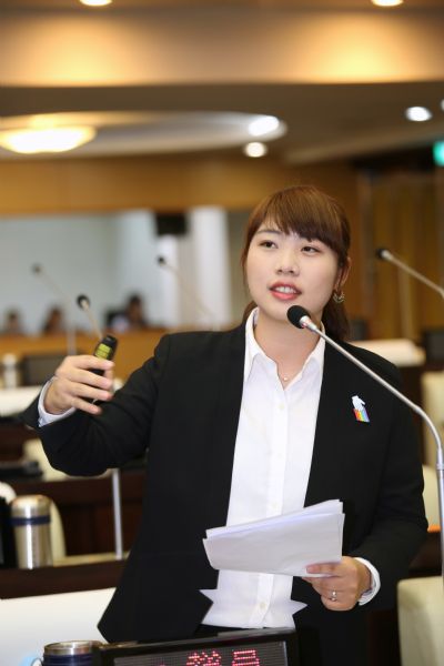 林易瑩議員質詢---台南立案安親班僅34家 孩童課後何處去？