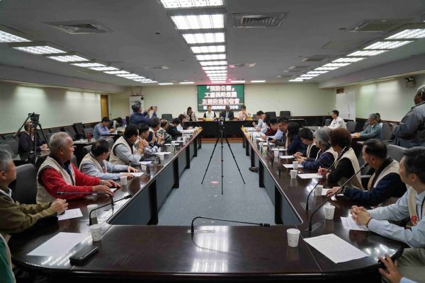 郭鴻儀、Ingay Tali穎艾達利議員「『預防公害』工廠異味氣體友善防治」記者會